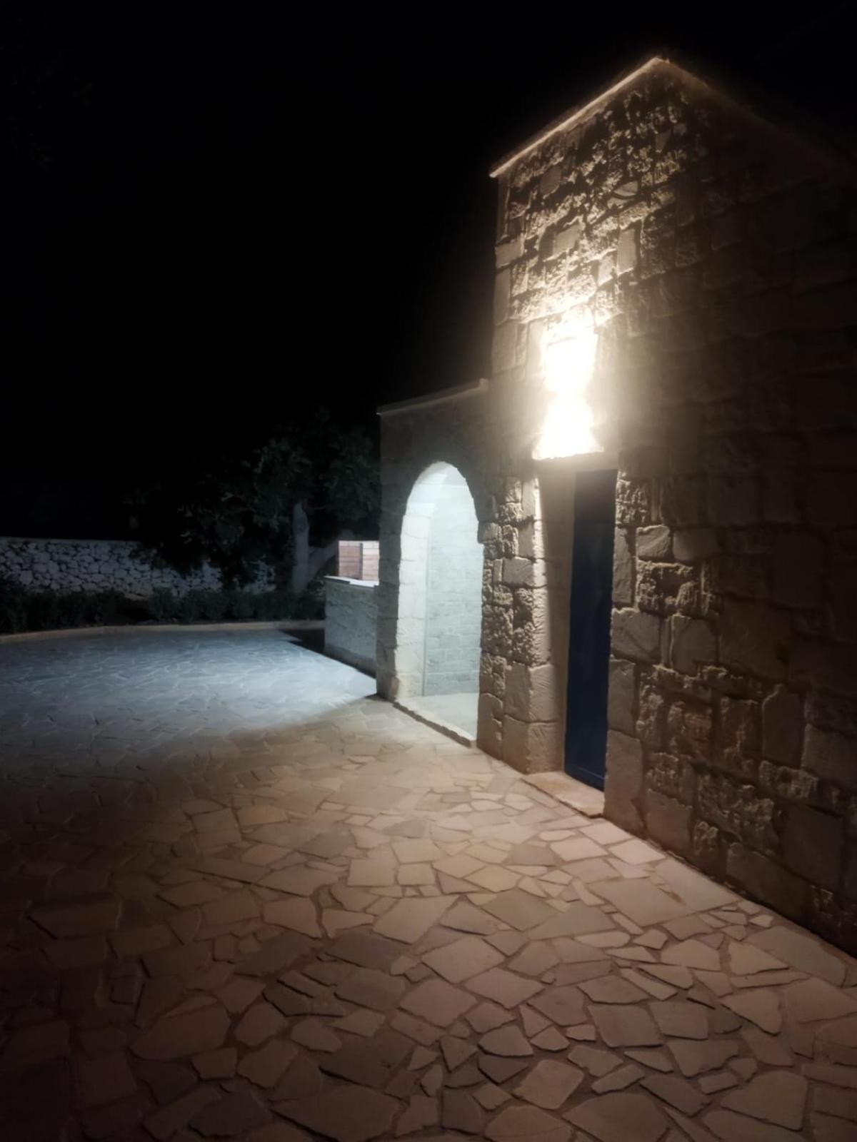 Villa Brachychiton オストゥーニ エクステリア 写真